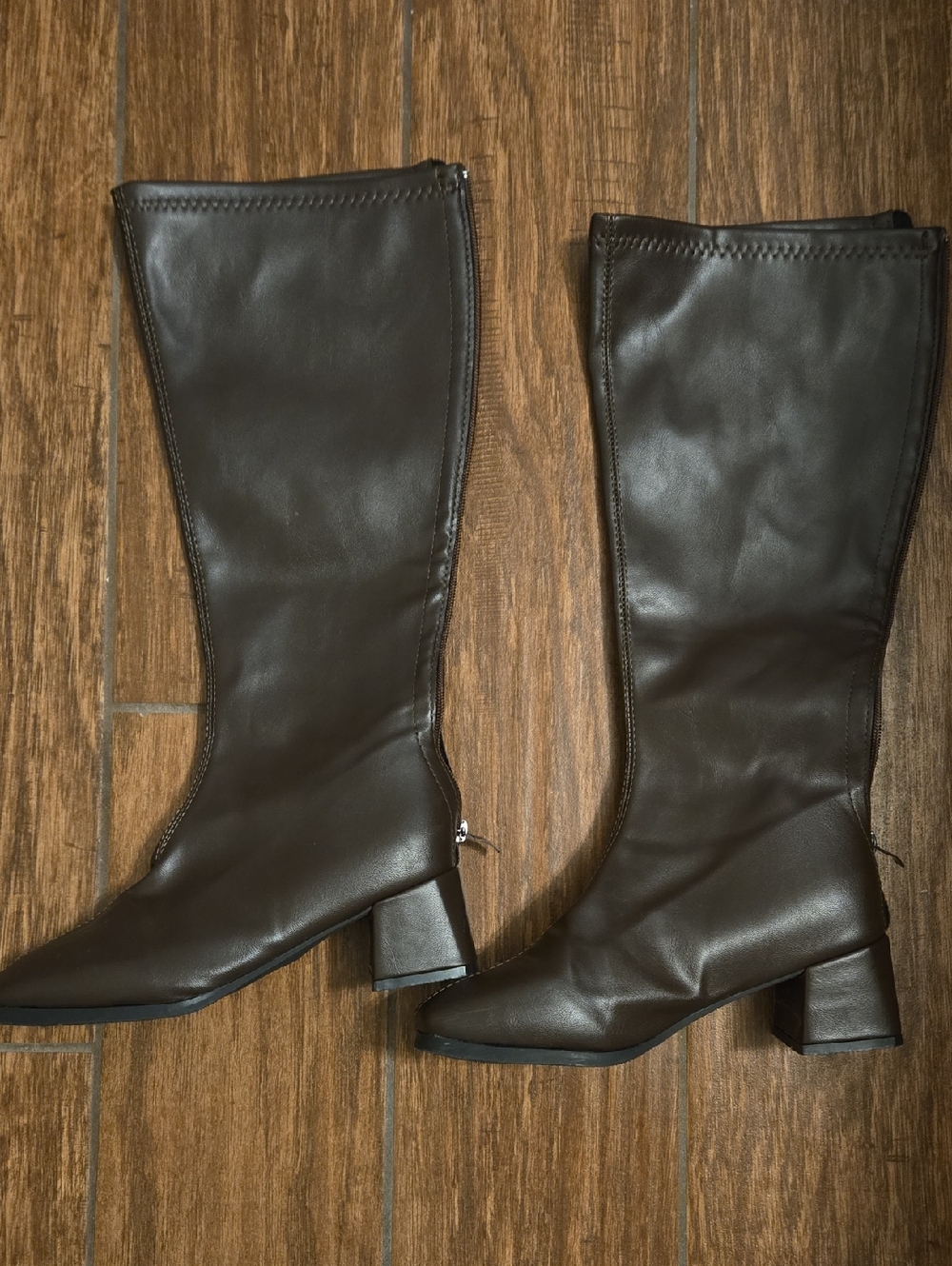 Women’s Knee-High Brown Leather Block Heel Boots